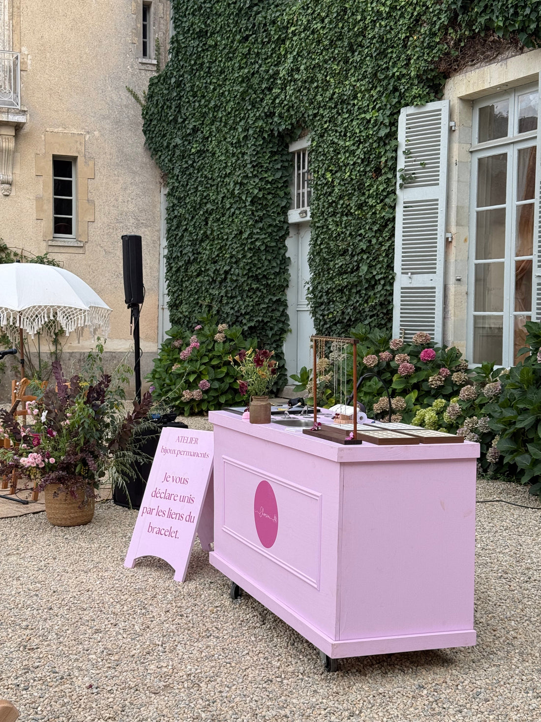 Bar à bijoux éternels en Bretagne : une animation originale pour votre mariage