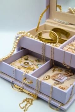 Boîte à bijoux DIY : Un projet simple et peu coûteux pour les bricoleurs