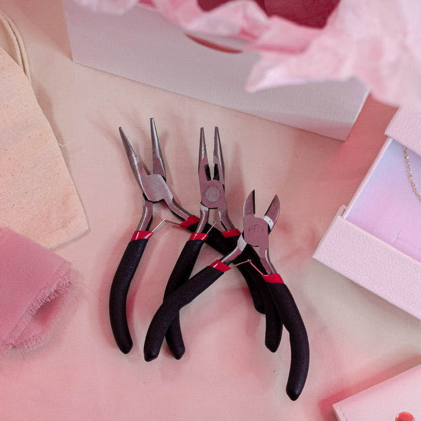 faite vous même votre bracelet éternel grâce à notre kit choosemi. une activité créative à faire à deux.