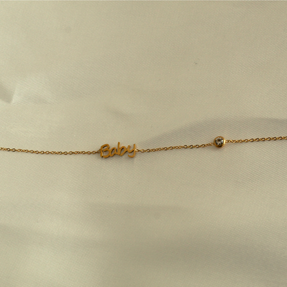 Bracelet de la box bijoux ChoosEmi en acier inoxydable pour annonce de grossesse